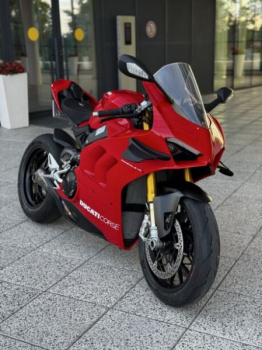 Ducati Superbike Panigale V4S, 2020 г.