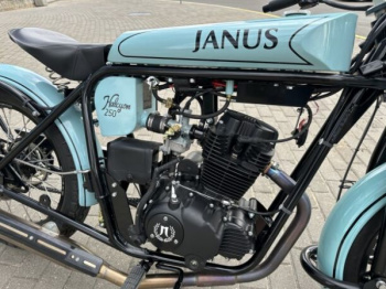 Эксклюзив Редкая модель JANUS HALCYON, 2022 г.