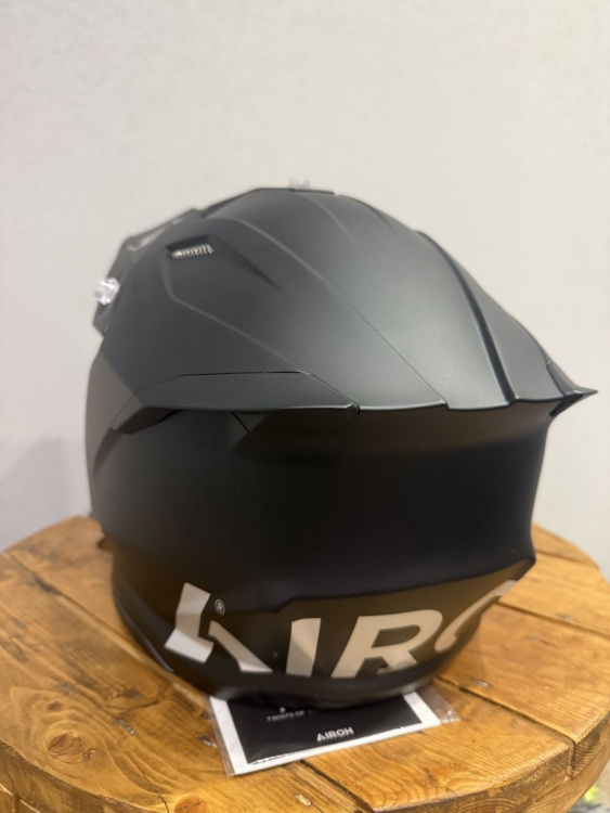 Airoh twist 3.0 L