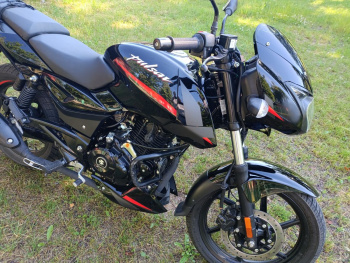 Стрит BAJAJ Pulsar 180, 2025 г.