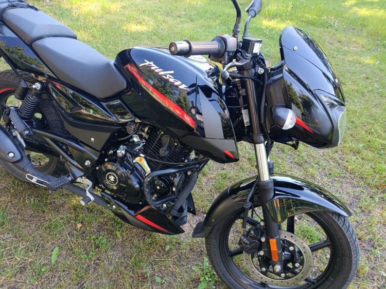 Стрит BAJAJ Pulsar 180, 2025 г.