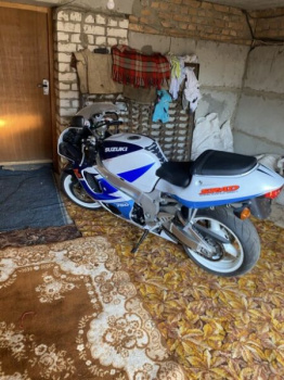Suzuki GSX-R 750 кубов, 1999 г.