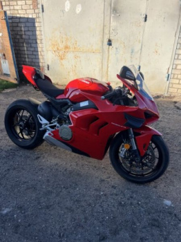 Ducati Superbike PANIGALE V4, 2020 г.