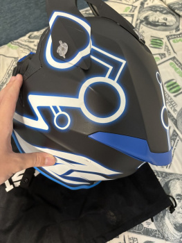 Шлем Airoh Twist 2.0 (L) + Очки Leatt