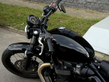 Triumph Bonneville Bobber, 2017 г.