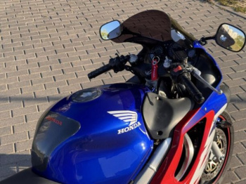 Honda CBR, 2000 г.