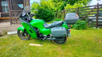 Спорт-турист Kawasaki GTR 1000, 2000 г.