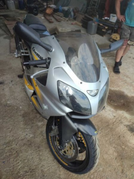 Kawasaki ZXR zx9r, 2001 г.