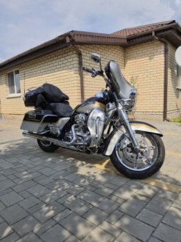 Harley-Davidson CVO FLHTCUSE7, 2012 г.