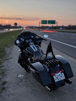 Harley-Davidson Road Glide FLTRX, 2023 г.