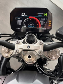 BMW F 900 R Triple Black, 2026 г.