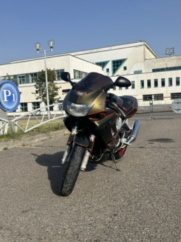 Honda VTR, 2000 г.