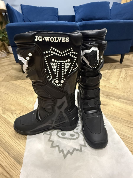 Мотоботы JG.Wolves 