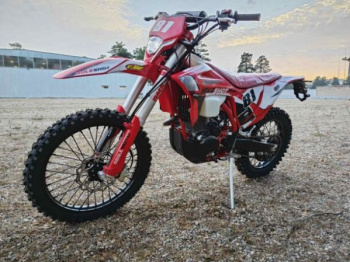 Regulmoto Holeshot Red Edition, 2026 г.