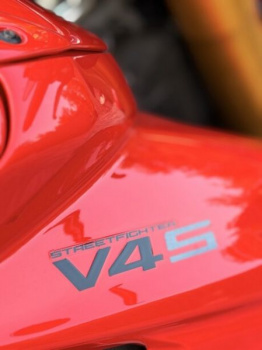 Ducati Streetfighter V4S, 2024 г.