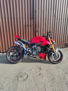 Ducati Streetfighter V4s, 2021 г.