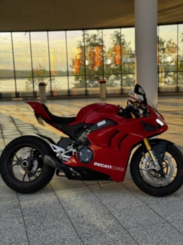 Ducati Superbike Panigale V4S, 2020 г.