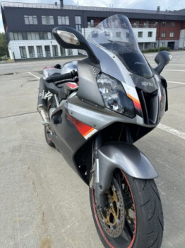 Aprilia RSV Factory, 2004 г.
