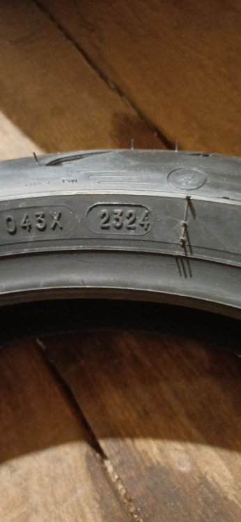 Продам Michelin Pilot Road 5 GT