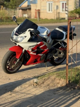 Honda CBR, 2001 г.