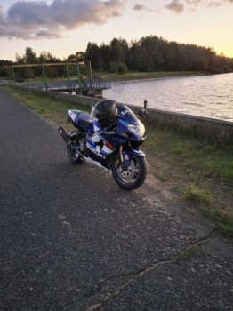 Suzuki GSX-R, 2001 г.