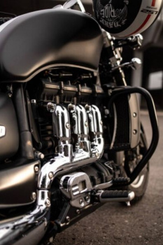 Triumph Rocket III Roadster, 2011 г.