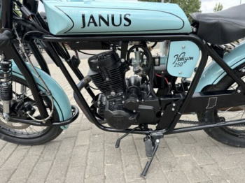 Эксклюзив Редкая модель JANUS HALCYON, 2022 г.