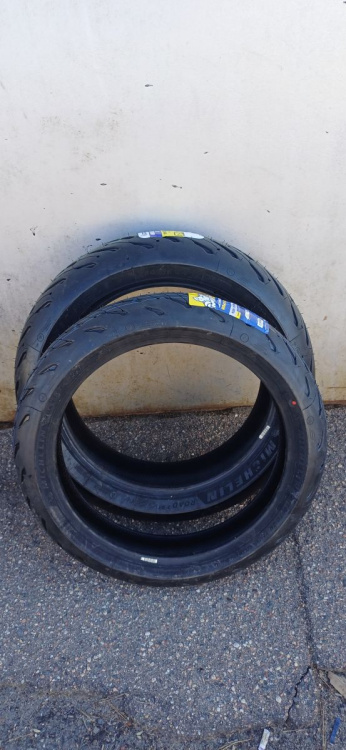Продам Michelin Pilot Road 5 GT