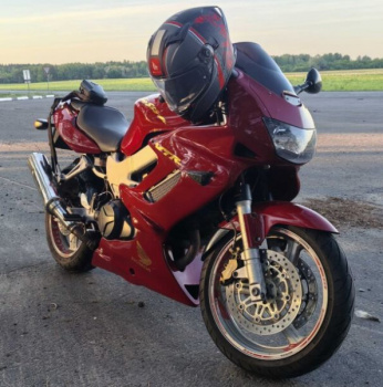 Honda VTR, 2000 г.