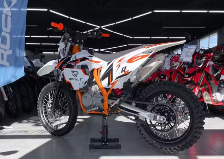 Кроссовый ROCKOT R5L Foxfire 250, 2026 г.