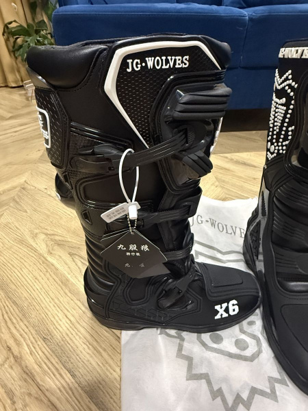 Мотоботы JG.Wolves 