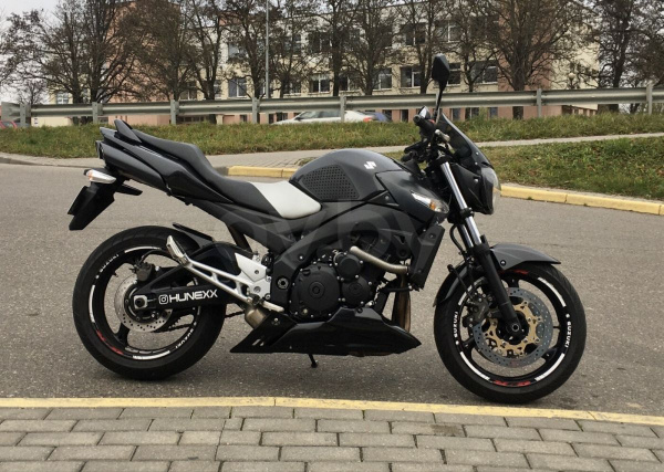 Suzuki GSR, 2008 г.