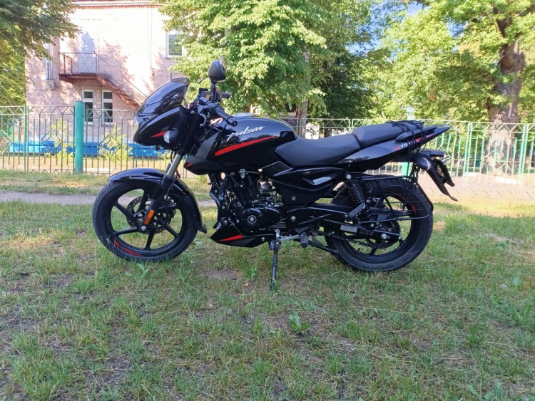 Стрит BAJAJ Pulsar 180, 2025 г.