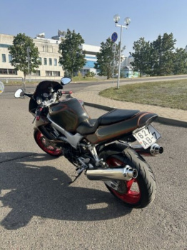 Honda VTR, 2000 г.