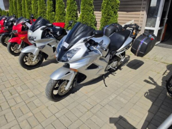 Honda VFR, 2002 г.