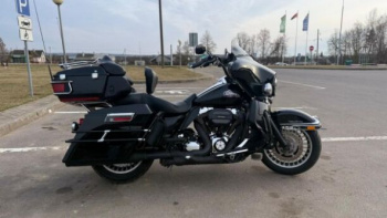 Harley-Davidson Electra Glide FLHTCU Ultra Classic на широкой раме, 2012 г.