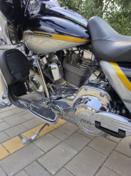 Harley-Davidson CVO FLHTCUSE7, 2012 г.