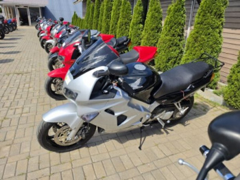 Honda VFR, 2000 г.
