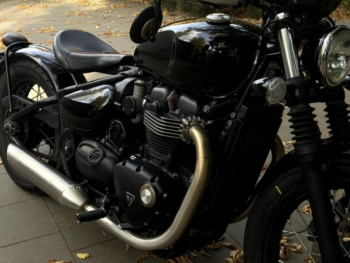 Triumph Bonneville Bobber, 2017 г.