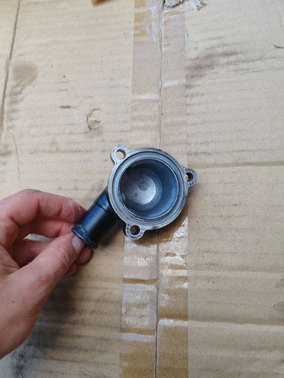 Корпус водяной помпы kawasaki 