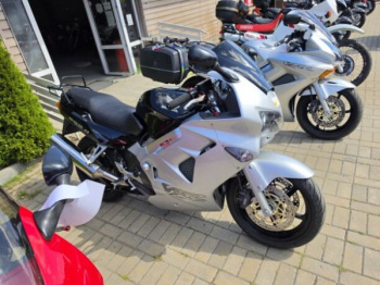 Honda VFR, 2000 г.
