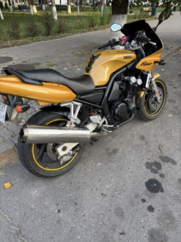 Yamaha FZR, 2001 г.