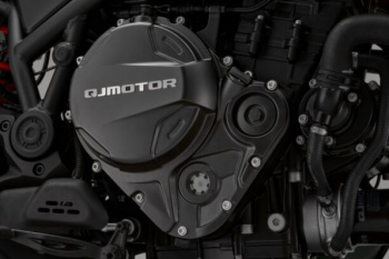 QJ MOTOR SRK 900, 2026 г.