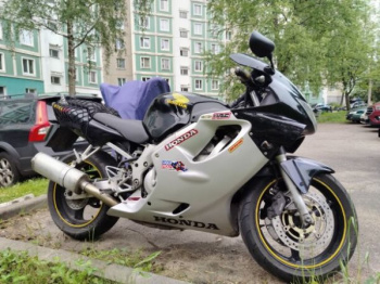 Honda CBR F4, 1999 г.
