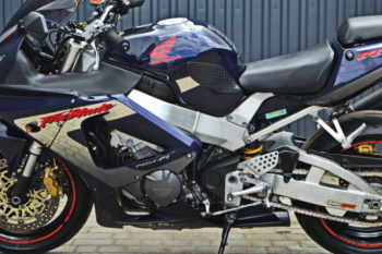 Honda CBR 900 RR, 2001 г.