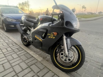Suzuki GSX-R, 2001 г.
