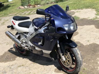 Suzuki GSX-R, 2000 г.